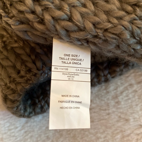 Roxy Rally Time reversible striped beanie, charcoal and white stripe, NWT - Picture 7 of 12